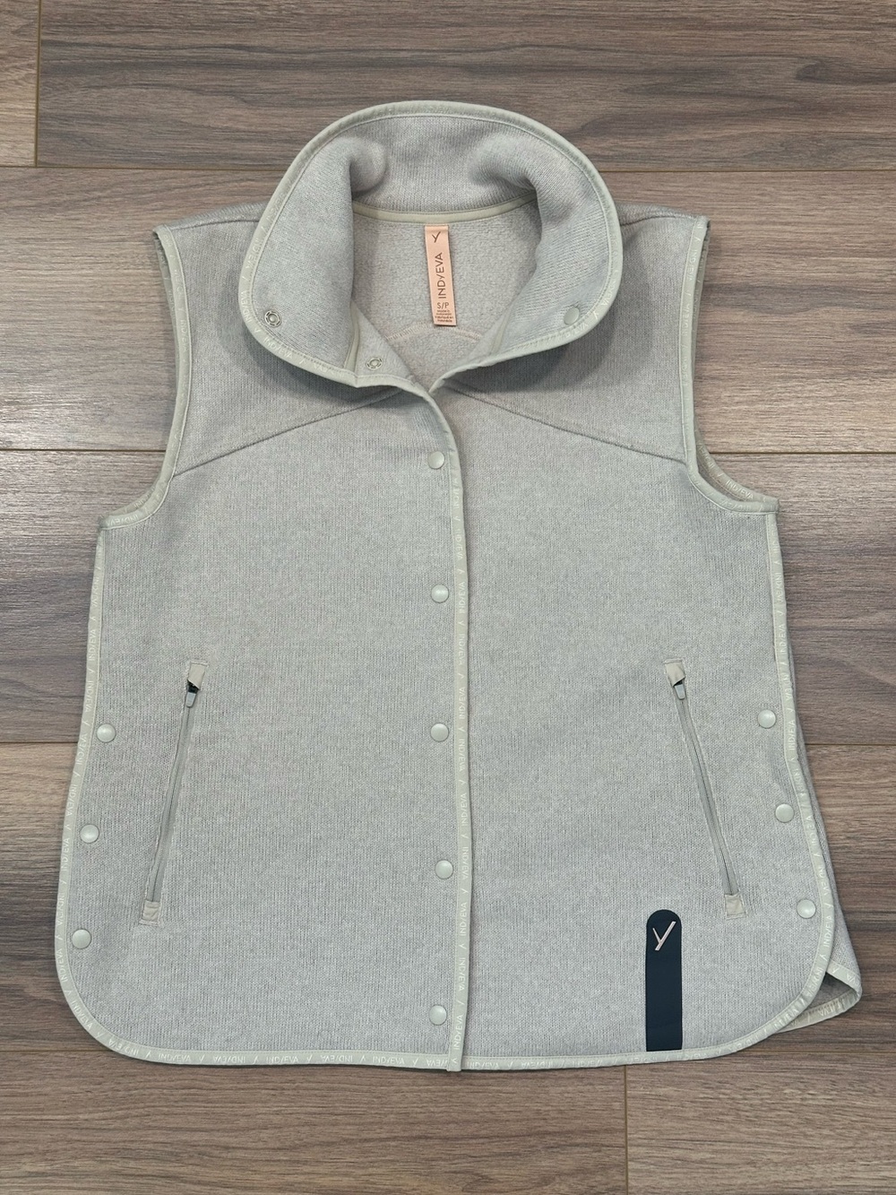 Indyeva Fleece Vest Snap Button in Cream Size Small
